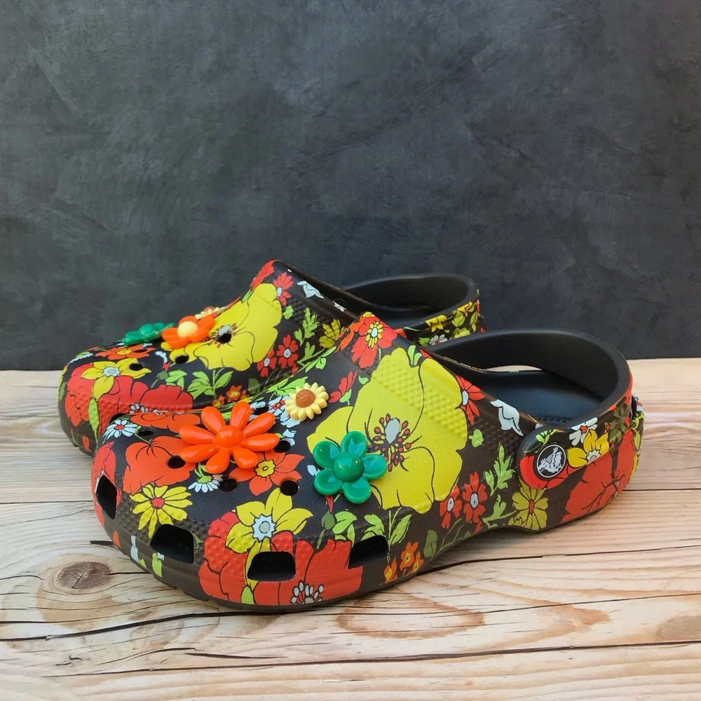 Crocs Classic Retro Floral Clog - Picture 9 of 16